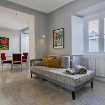 Stylish 1bdr In Bairro Alto By Lovelystay Lisbona