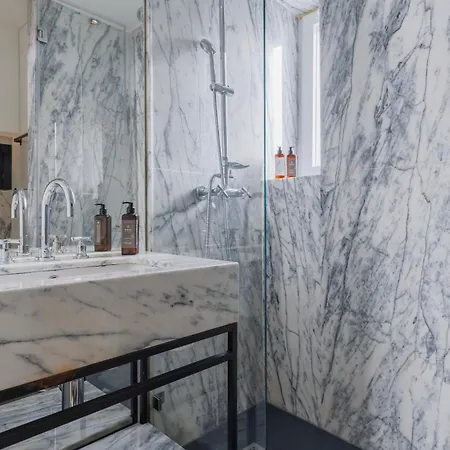 Stylish 1bdr In Bairro Alto By Lovelystay Appartamento