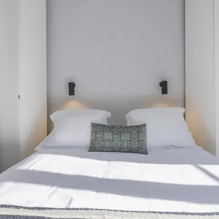 Stylish 1bdr In Bairro Alto By Lovelystay Appartamento