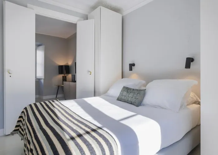 Stylish 1bdr In Bairro Alto By Lovelystay * Lisboa