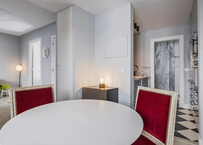 Stylish 1bdr In Bairro Alto By Lovelystay
