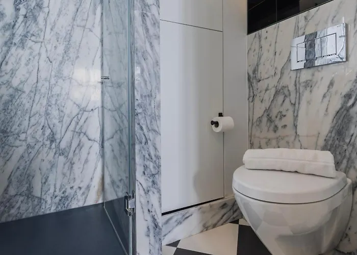 Stylish 1bdr In Bairro Alto By Lovelystay Lägenhet *